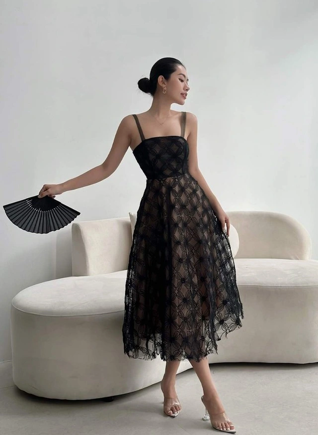 Gợi Ý 4 Món Đồ Kết Hợp Với Váy Hai Dây